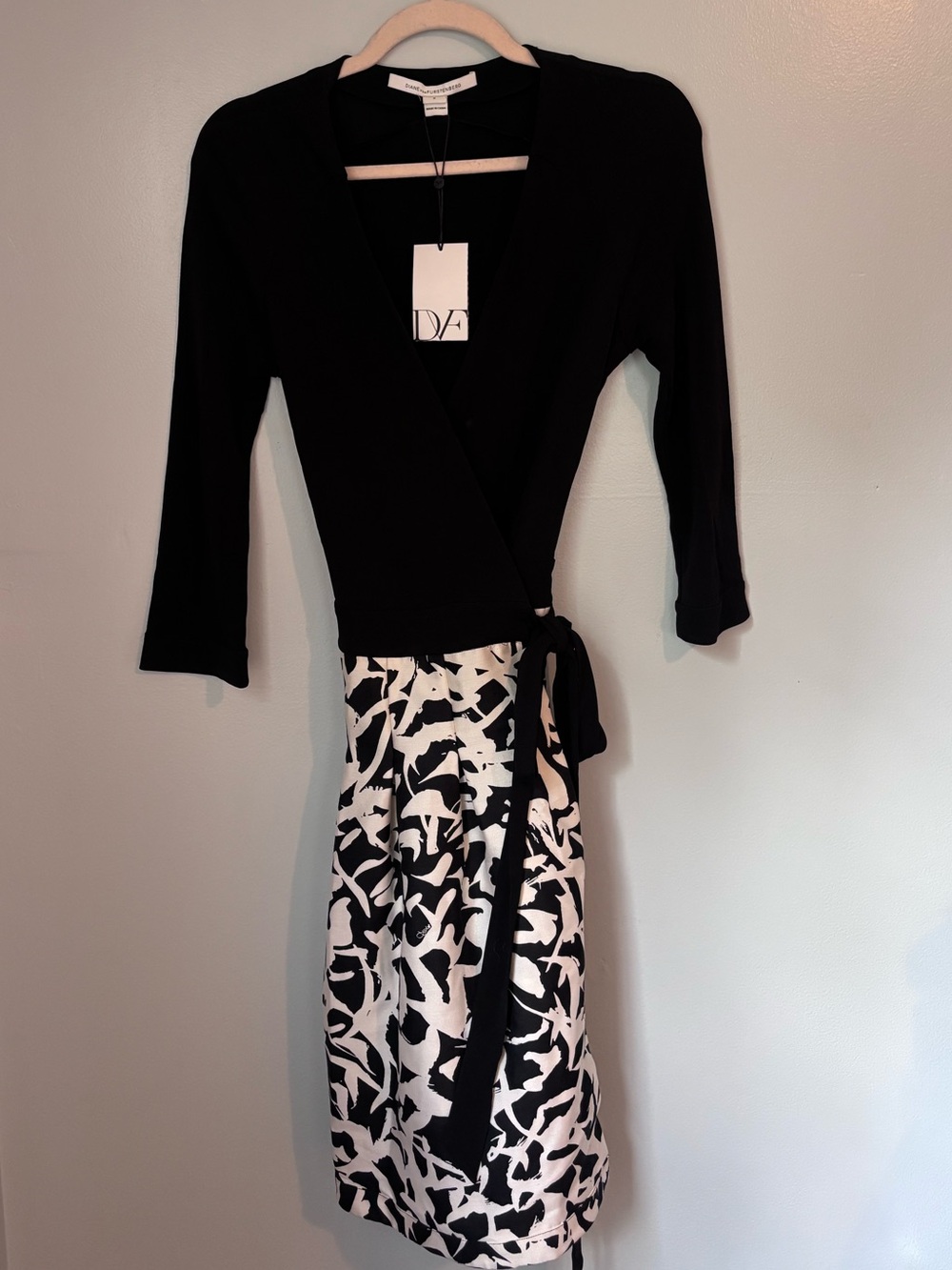 Diane Von Furstenberg Black & White Printed Wrap Dress
